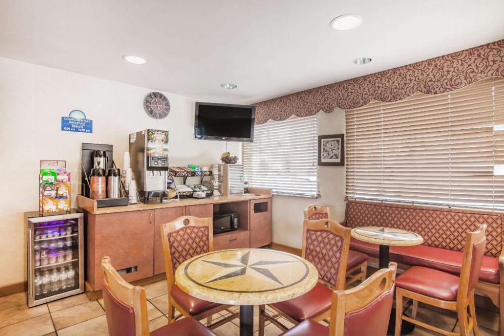 Days Inn by Wyndham San Antonio Alamo/Riverwalk