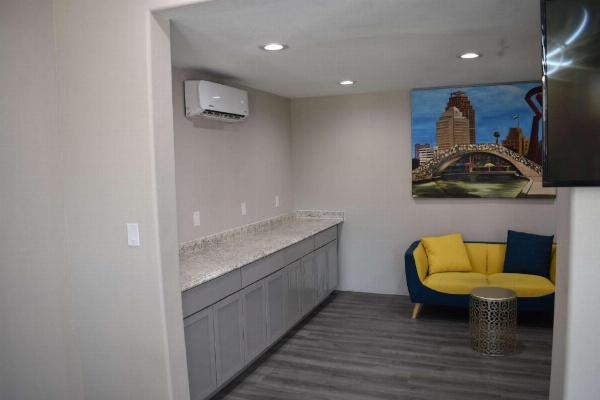 Days Inn by Wyndham San Antonio Alamo/Riverwalk image 17