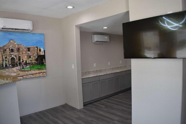 Days Inn by Wyndham San Antonio Alamo/Riverwalk image 6