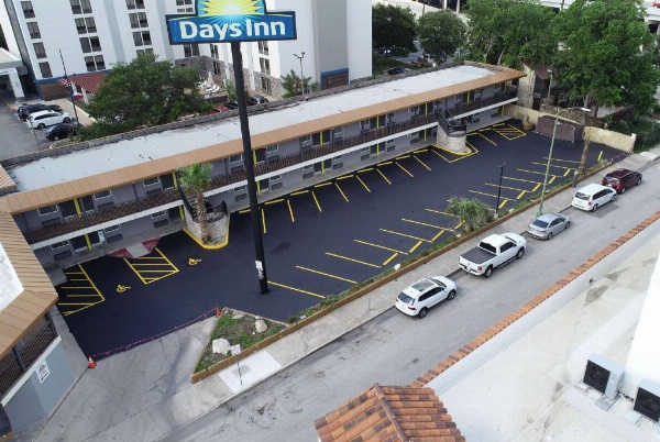 Days Inn by Wyndham San Antonio Alamo/Riverwalk image 9